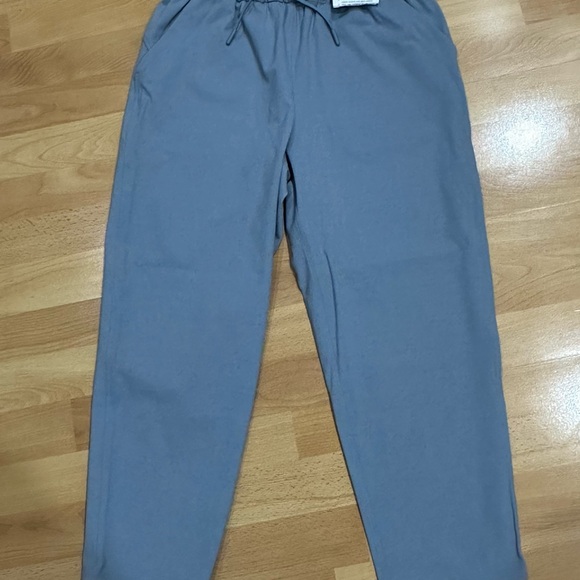 Brand New Lululemon Stretch High-Rise Crop Pants - Picture 13 of 13